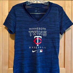 Nike Women's Minnesota Twins V-Neck Shirt - Size XS